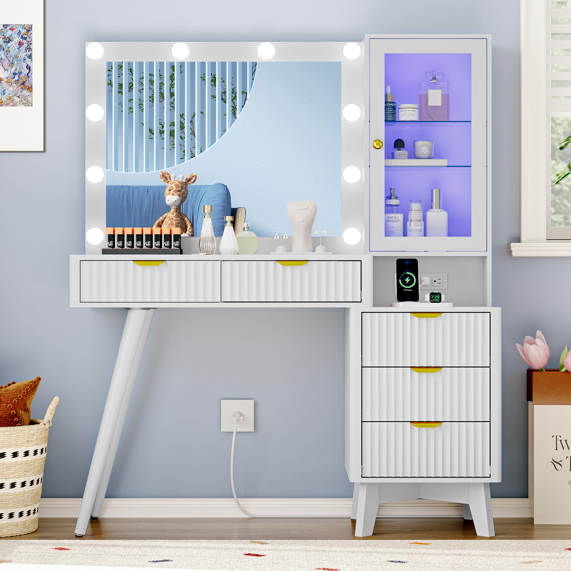 Amazon.com: Fluted Vanity Desk with Mirror and Lights, 45